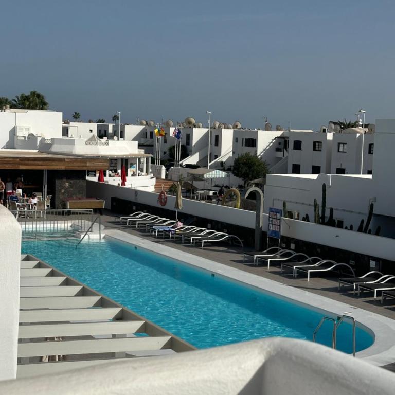 Los Gracioseros Apt 207 - Apartment with Pool View - 2