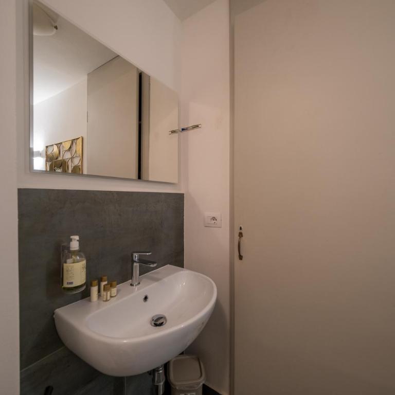 Lungarno Buozzi 7 Apartments - Apartment - Ground Floor - 9