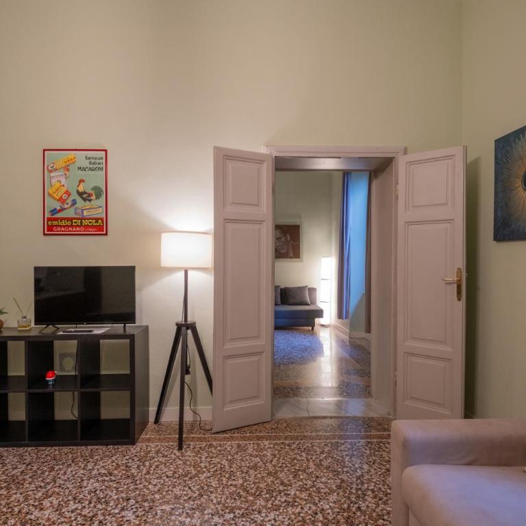 Lungarno Buozzi 7 Apartments - Apartment - Ground Floor - 1