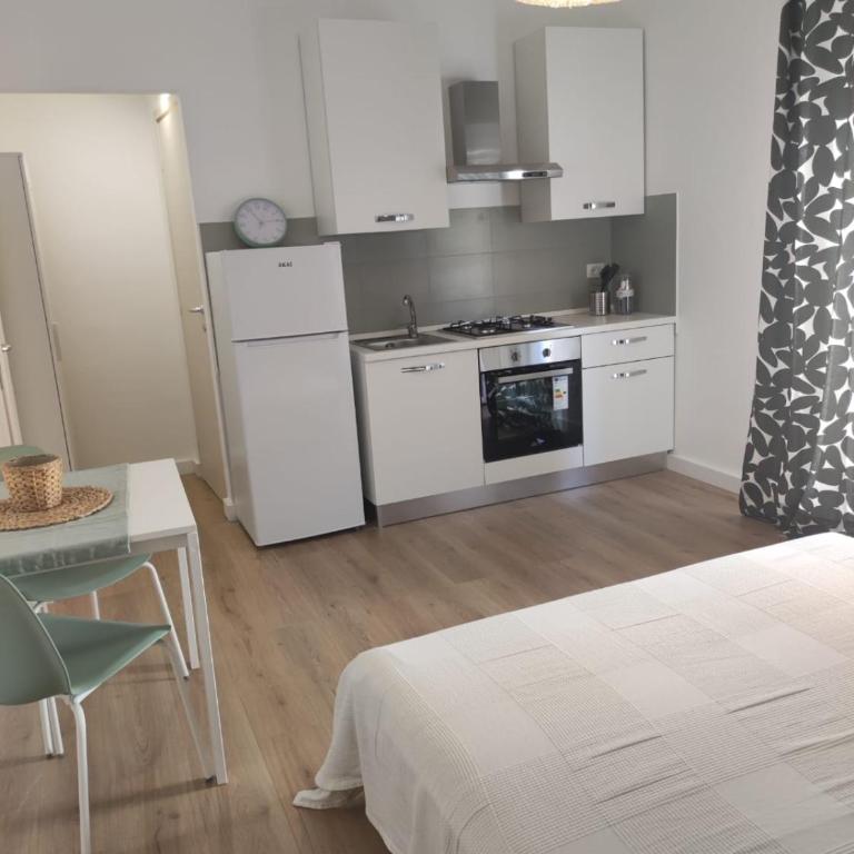 Levante12 Casa vacanza Marina Sunset - Appartamento con 1 Camera da Letto - 2