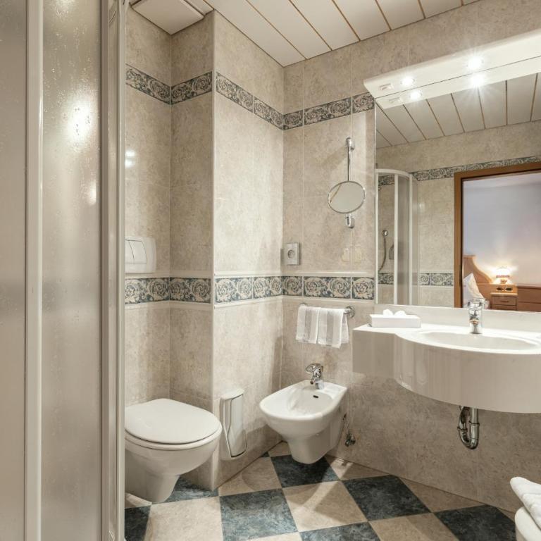Piccolo - Dolomites & Gourmet Hotel - Camera Matrimoniale Classic con Balcone - 5