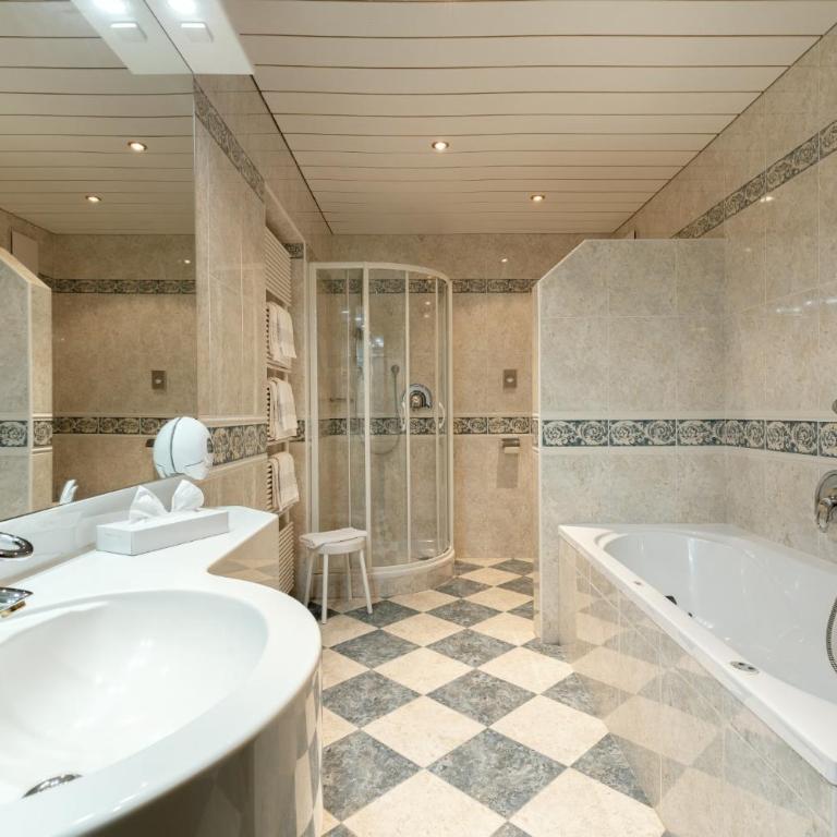 Piccolo - Dolomites & Gourmet Hotel - Camera Matrimoniale Comfort con Balcone - 4