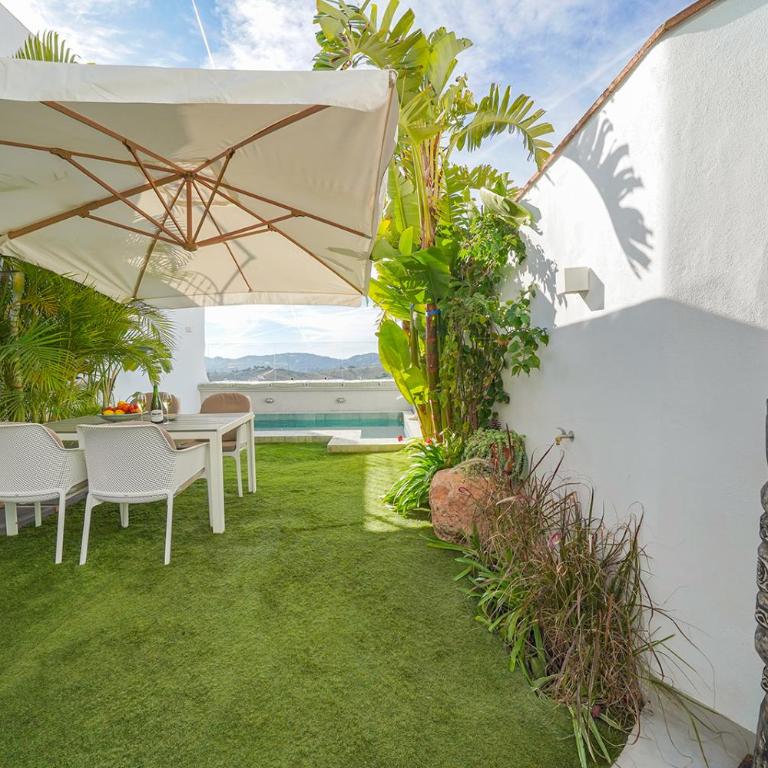 Luxury center Townhouse in Frigiliana with pool and parking HansOnHoliday Rentals - Casa de 2 dormitorios - 55