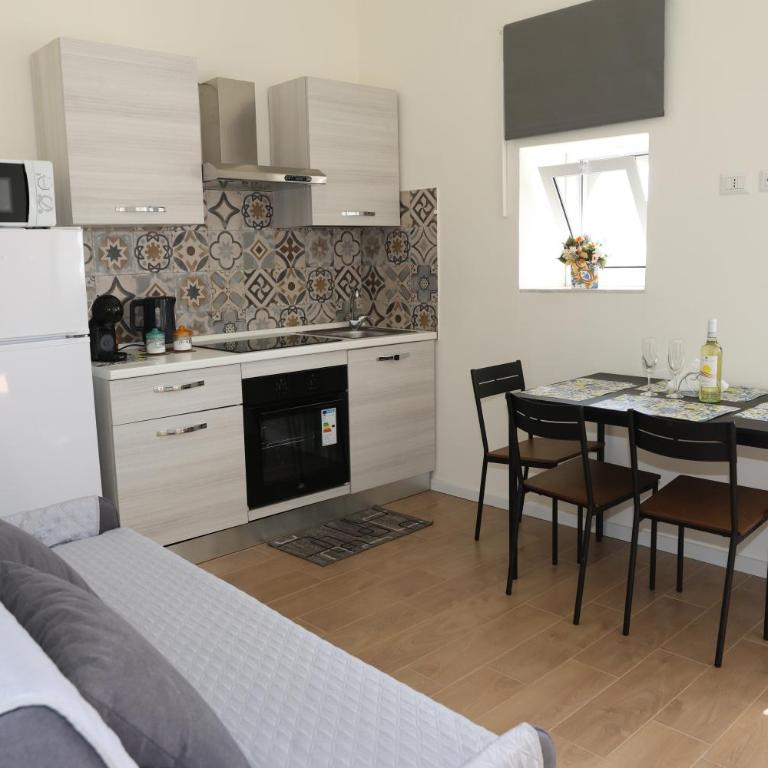 Casa del sole - Apartment with Balcony - 16