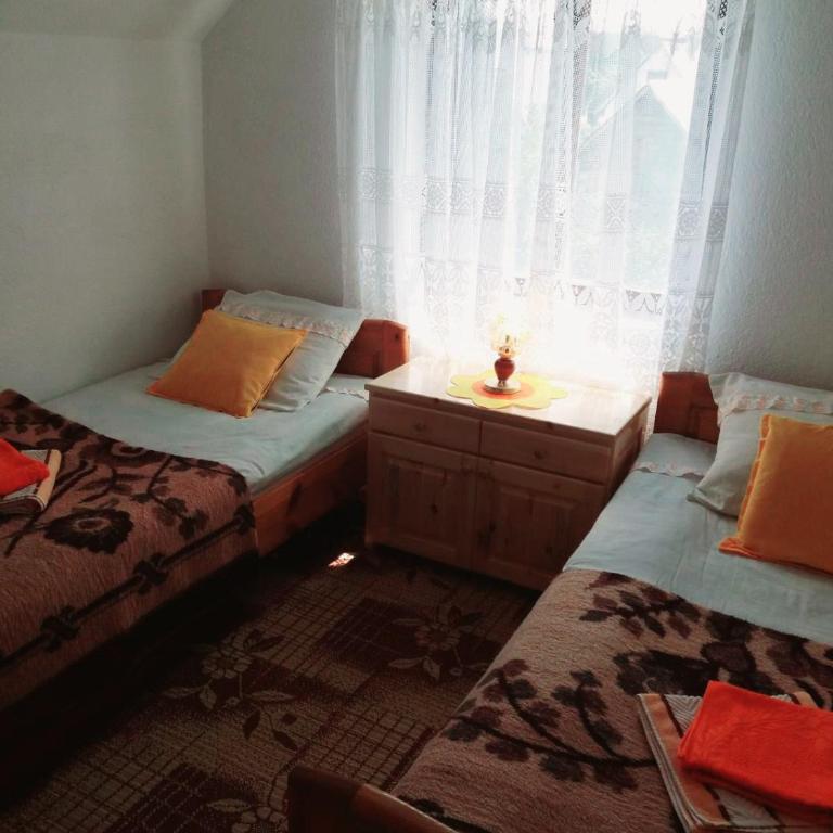 Apartments And Rooms Gold - Dvokrevetna Soba sa Zasebnim Krevetima i Zajedničkim Kupatilom - 1