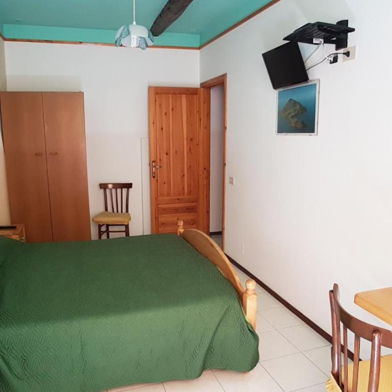 Casa Vittorio B&b - Classic Quadruple Room - 8