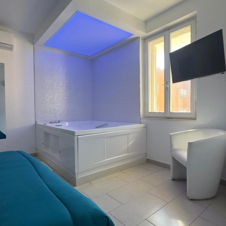 R & D - Queen Room with Spa Bath - 5
