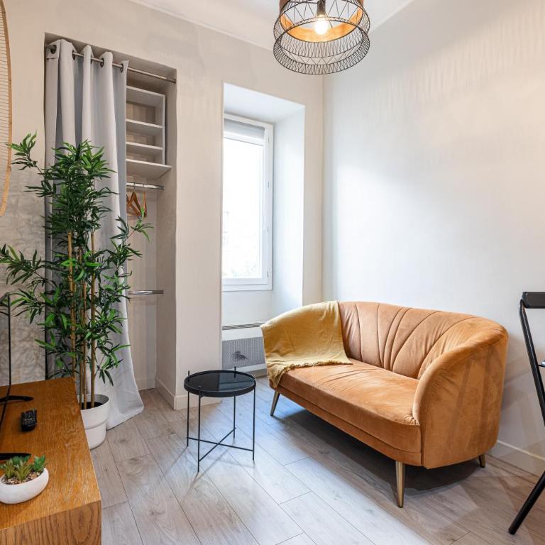Le PETIT JEAN- CENTRAL PRES GARE ET TRAM - supermarchés - WIFI - - Appartement 1 Chambre - 9