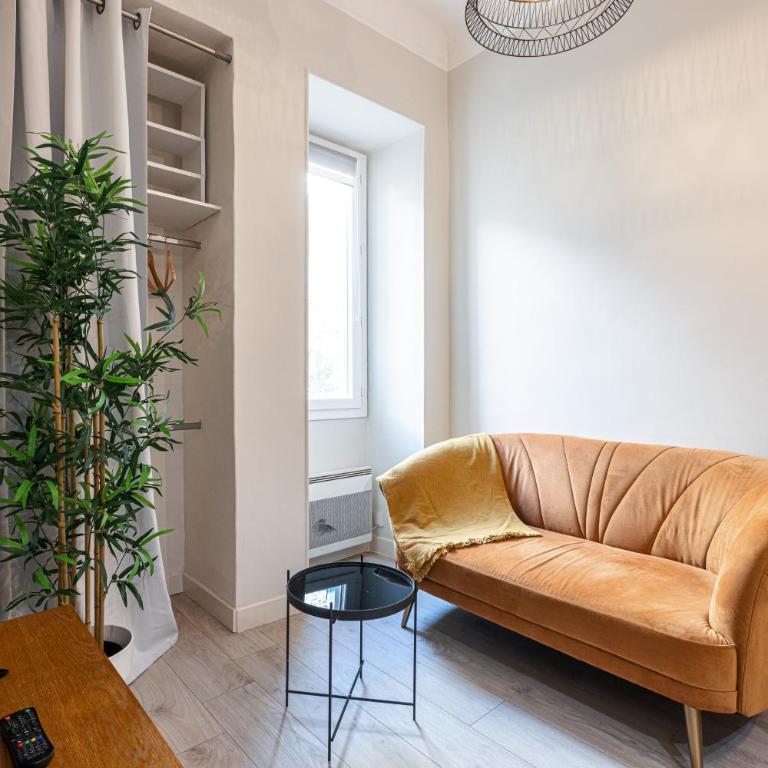 Le PETIT JEAN- CENTRAL PRES GARE ET TRAM - supermarchés - WIFI - - Appartement 1 Chambre - 10
