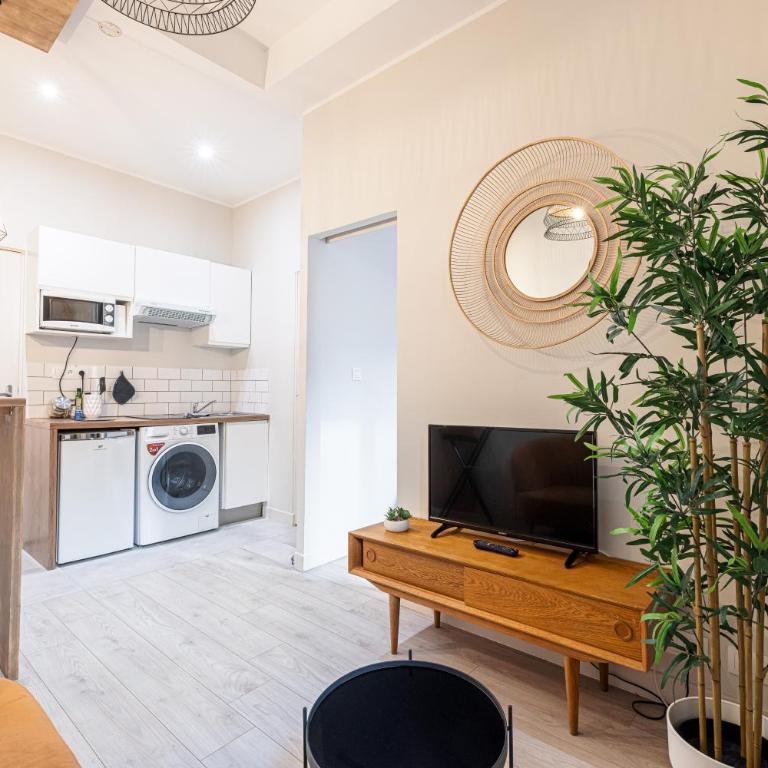 Le PETIT JEAN- CENTRAL PRES GARE ET TRAM - supermarchés - WIFI - - Appartement 1 Chambre - 11