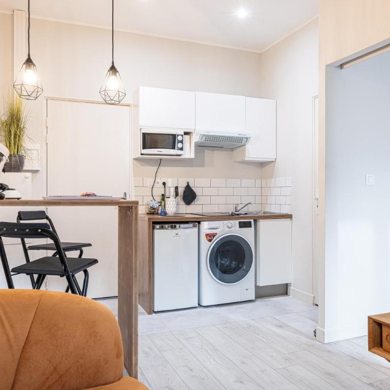 Le PETIT JEAN- CENTRAL PRES GARE ET TRAM - supermarchés - WIFI - - Appartement 1 Chambre - 12