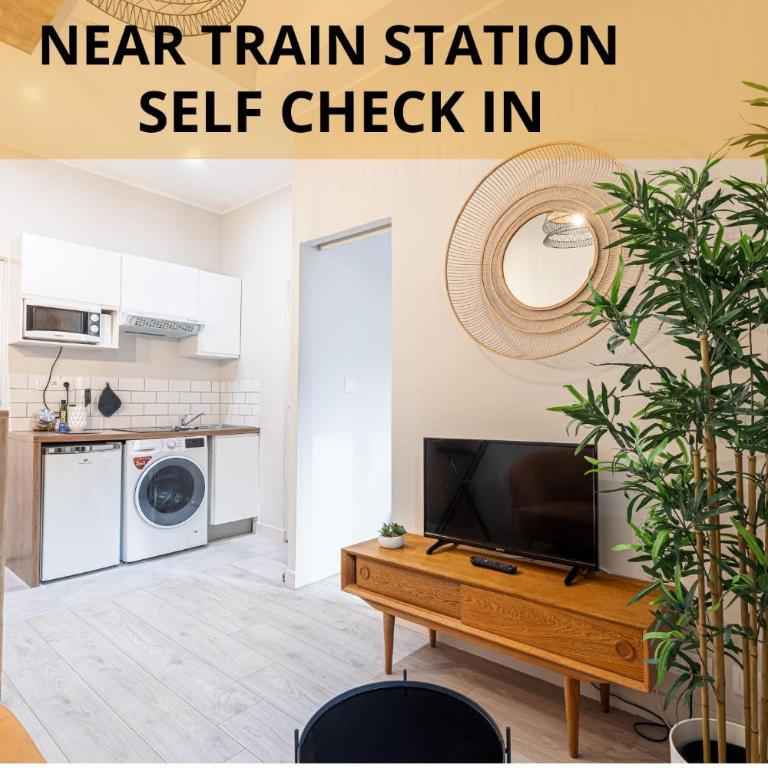 Le PETIT JEAN- CENTRAL PRES GARE ET TRAM - supermarchés - WIFI - - Appartement 1 Chambre - 3