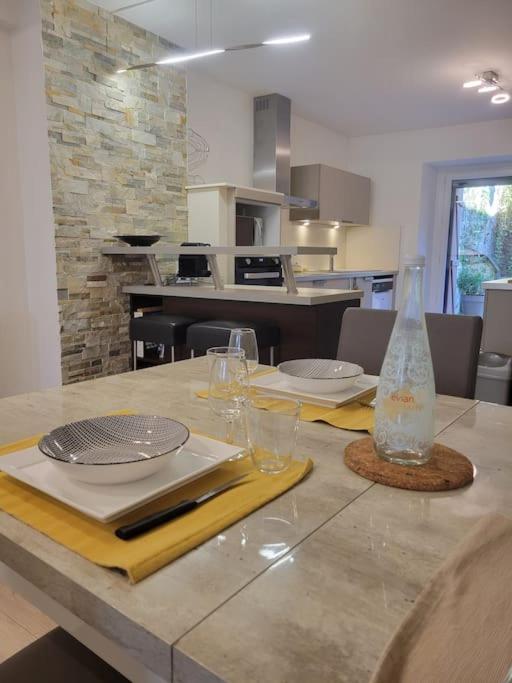 Dumur - centre ville Evian - Two-Bedroom Apartment - 4