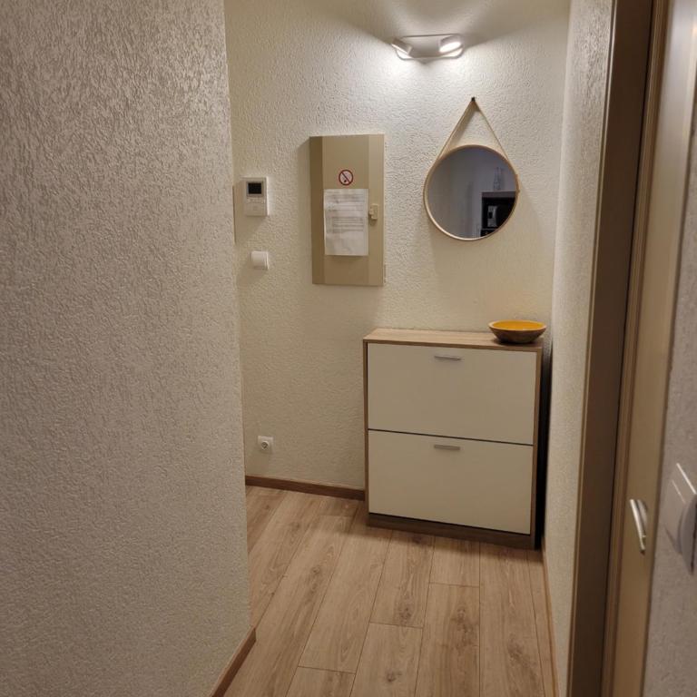 Dumur - centre ville Evian - Two-Bedroom Apartment - 8