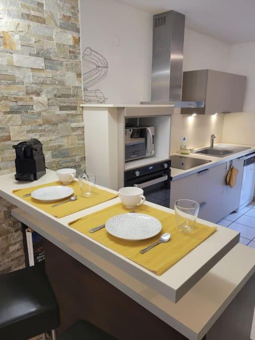 Dumur - centre ville Evian - Two-Bedroom Apartment - 12
