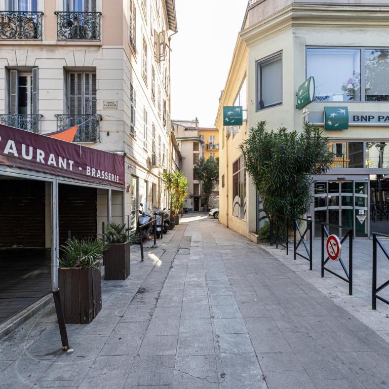 Coeur de La Libé - Ideal couple & FRIENDS - CENTRAL & COSY - TRAM & Supermarkets -AC -Bed XXL - Appartement 1 Chambre - 4