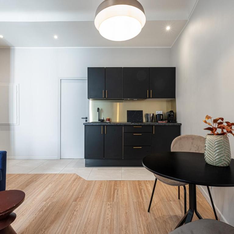 Coeur de La Libé - Ideal couple & FRIENDS - CENTRAL & COSY - TRAM & Supermarkets -AC -Bed XXL - Appartement 1 Chambre - 17