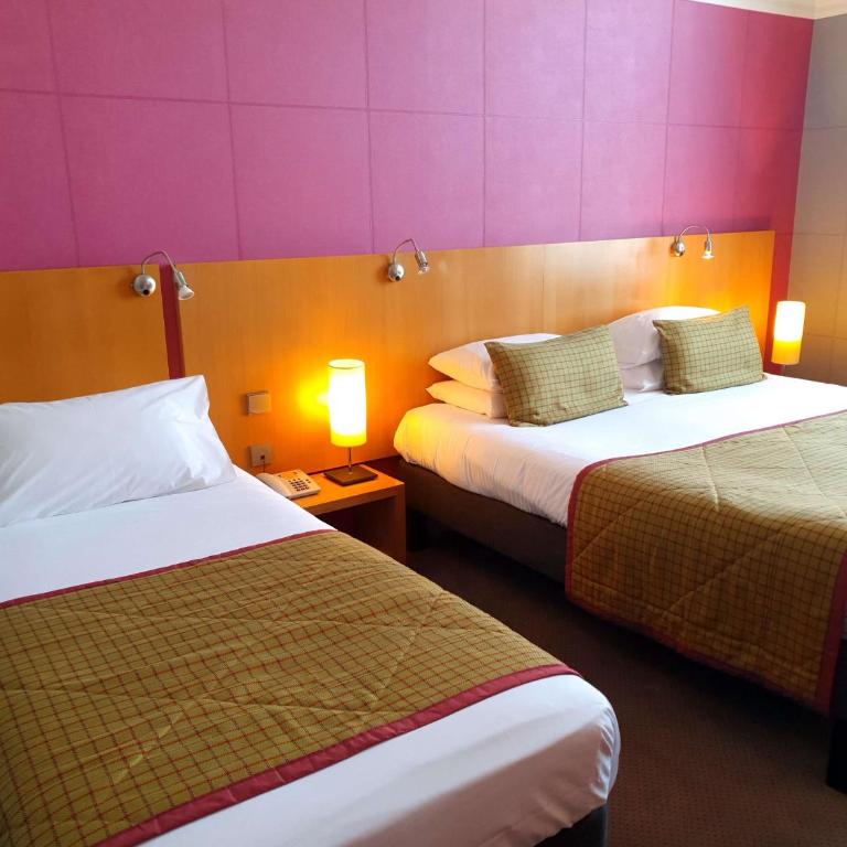 Best Western Adagio Saumur - Chambre Lit King-Size Familiale - 2