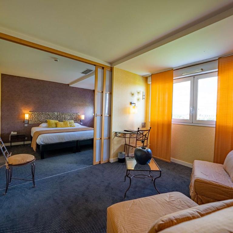 Best Western Adagio Saumur - Suite Lit King-Size - Vue sur Fleuve - 4