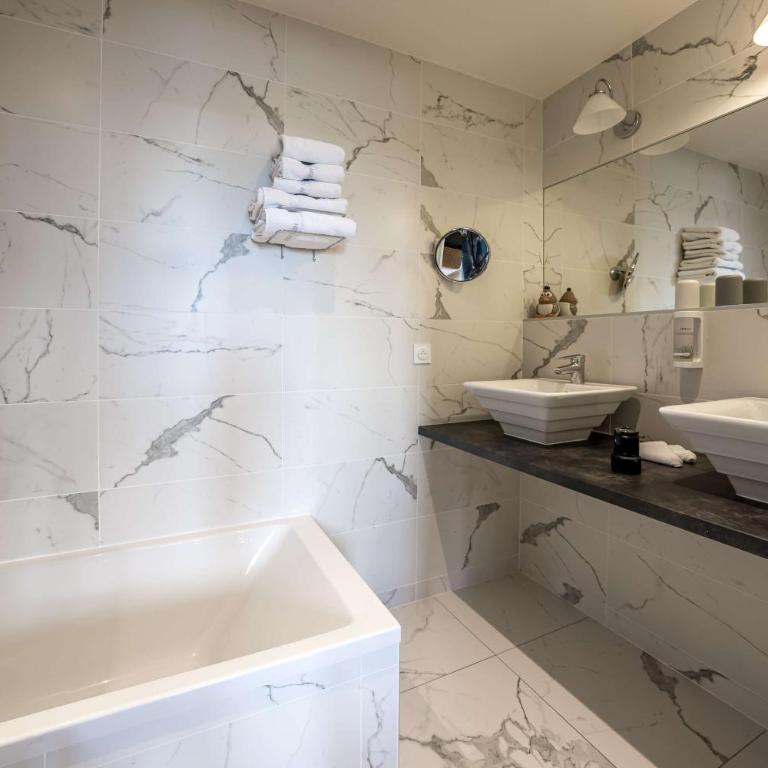 Best Western Adagio Saumur - Suite Lit King-Size - Vue sur Fleuve - 6