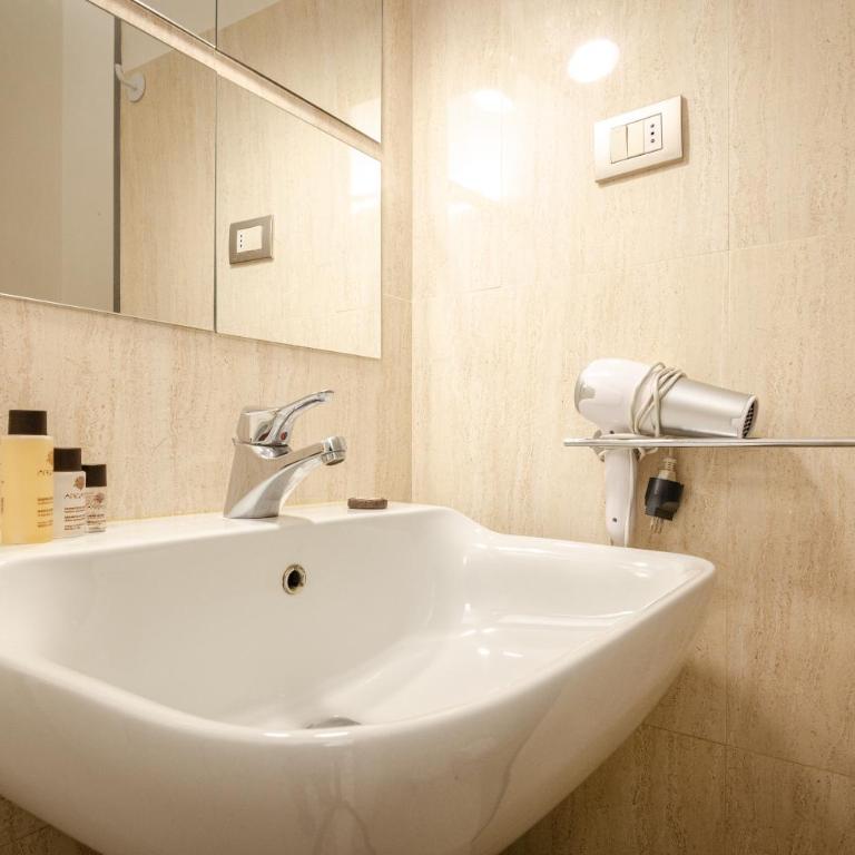 Margherita Suite - One-Bedroom Apartment - 15