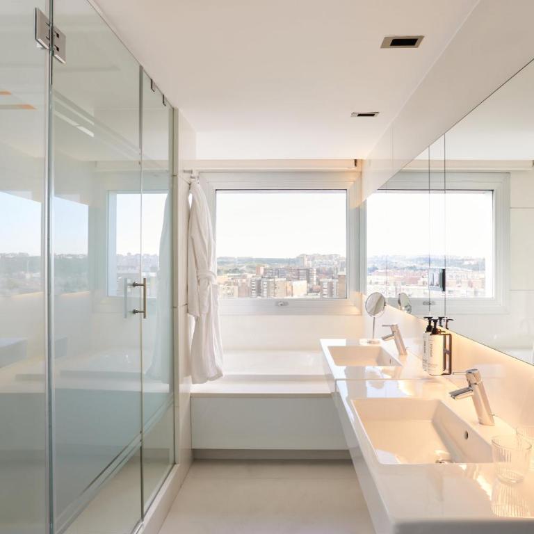 voco Madrid Retiro by IHG - Madrid Suite - 7
