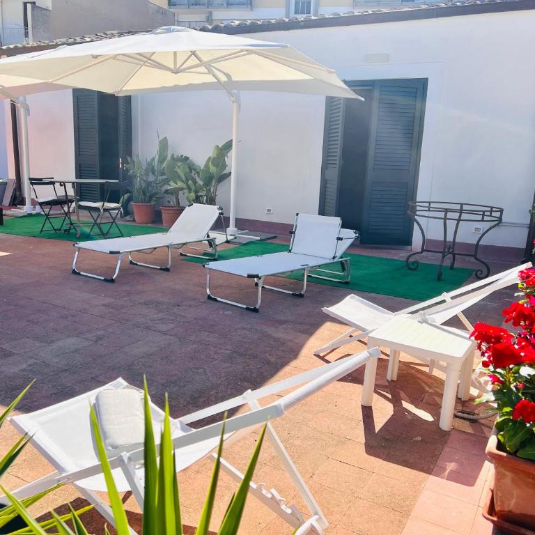 Loft Palermo Centro con terrazzo. Free parking - One-Bedroom House - 2
