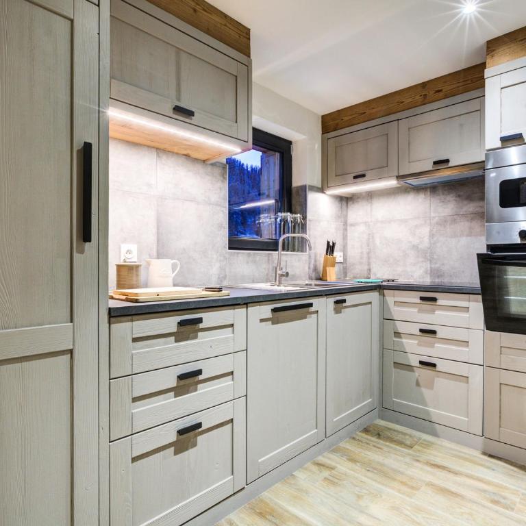 Chalet spacieux au cœur de la station, 10 pers, animaux acceptés - Three-Bedroom Chalet - 4