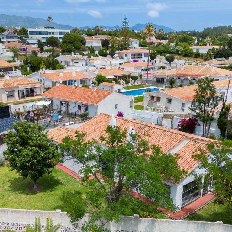 Family villa with garden next to the beach - Villa - 19