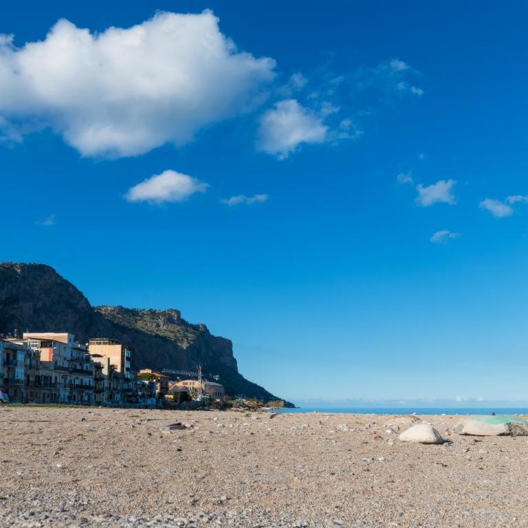 Casa de Paoli - Vista Mare Arenella, Palermo con Parcheggio Privato - Appartamento con 1 Camera da Letto - 81