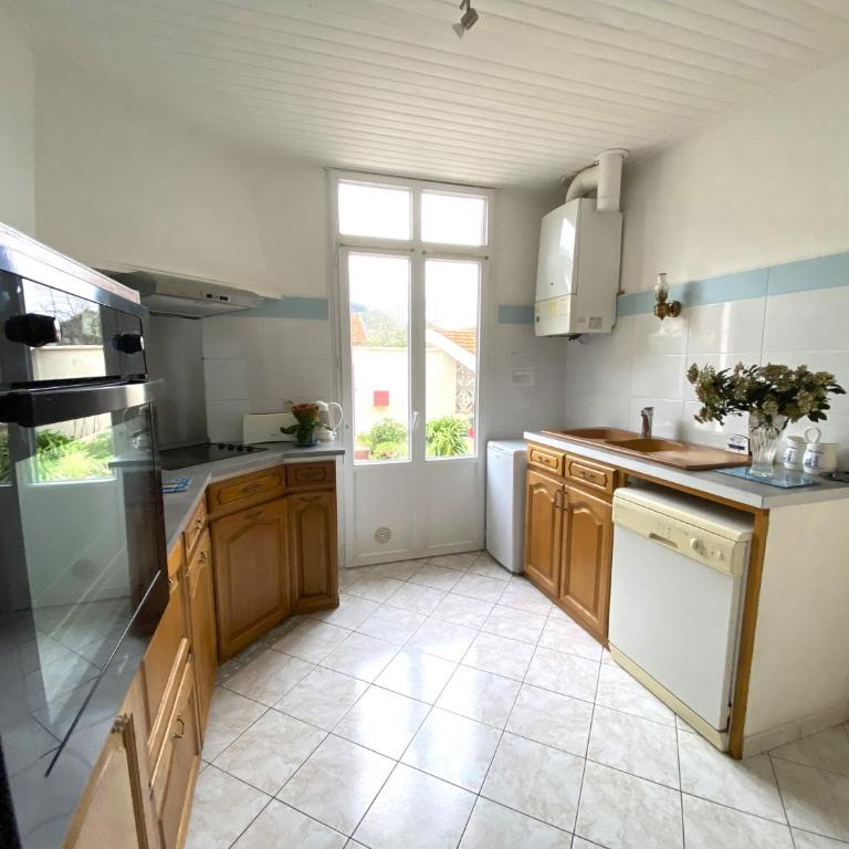 MAISON FLEURIE quartier calme - Maison 2 Chambres - 15