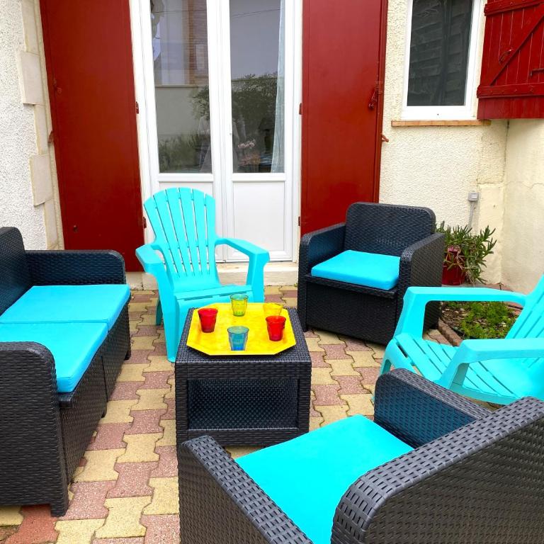 MAISON FLEURIE quartier calme - Maison 2 Chambres - 12