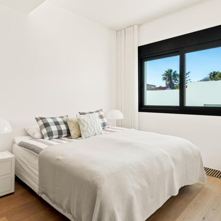 Frontline 6 BDRM Luxury Villa w Beach Access - Villa - Beach Front - 21