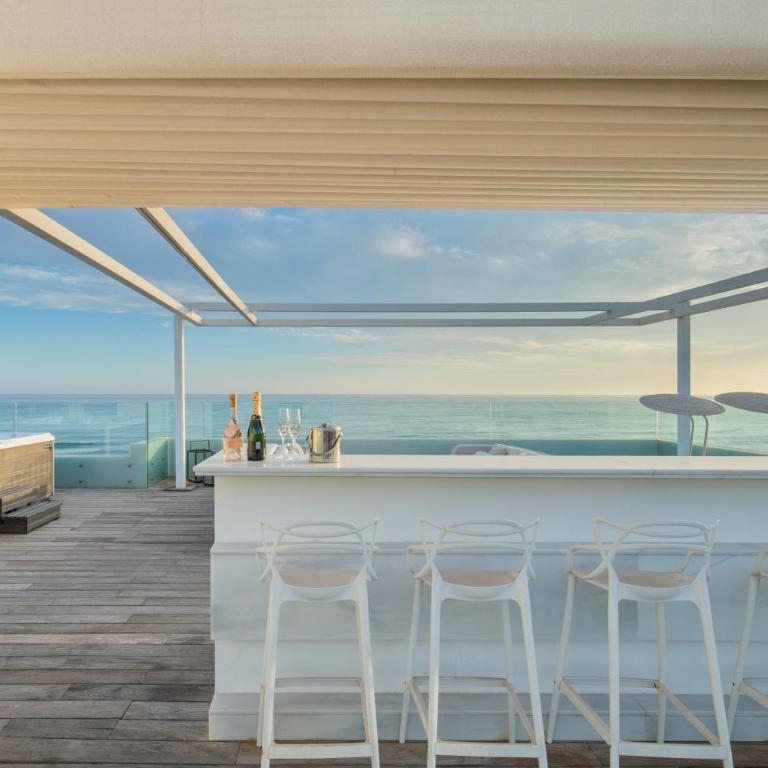 Frontline 6 BDRM Luxury Villa w Beach Access - Villa - Beach Front - 31