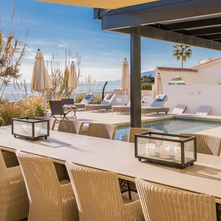 Frontline 6 BDRM Luxury Villa w Beach Access - Villa - Beach Front - 11