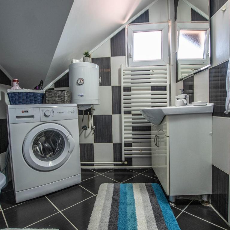 Garden Apartment - One-Bedroom Apartment - 12