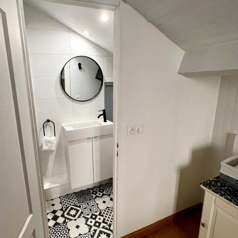 Hôtel des Beaux Arts - Standard Twin Room - 8