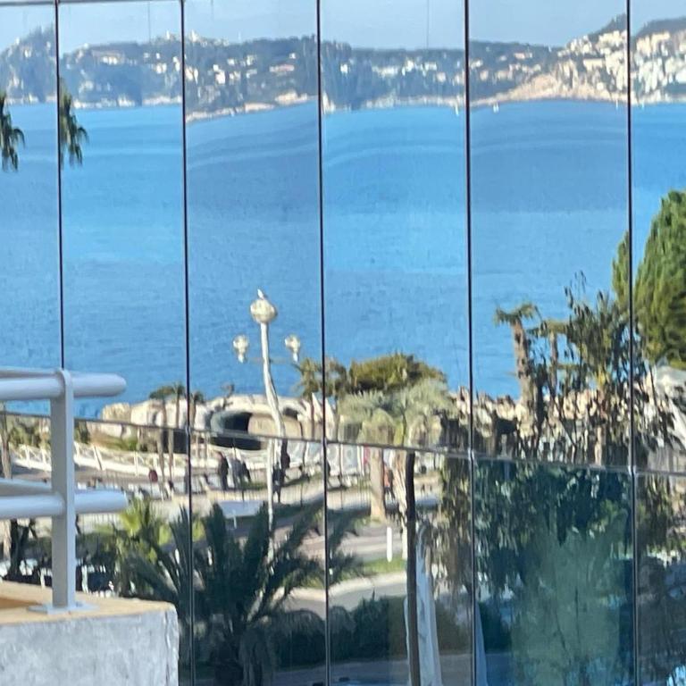 STUDIO SUR LA PROMENADE DES ANGLAIS AVEC VUE MER ORIGINALE À 40 m DE LA PLAGE - Appartement 1 Chambre - 8