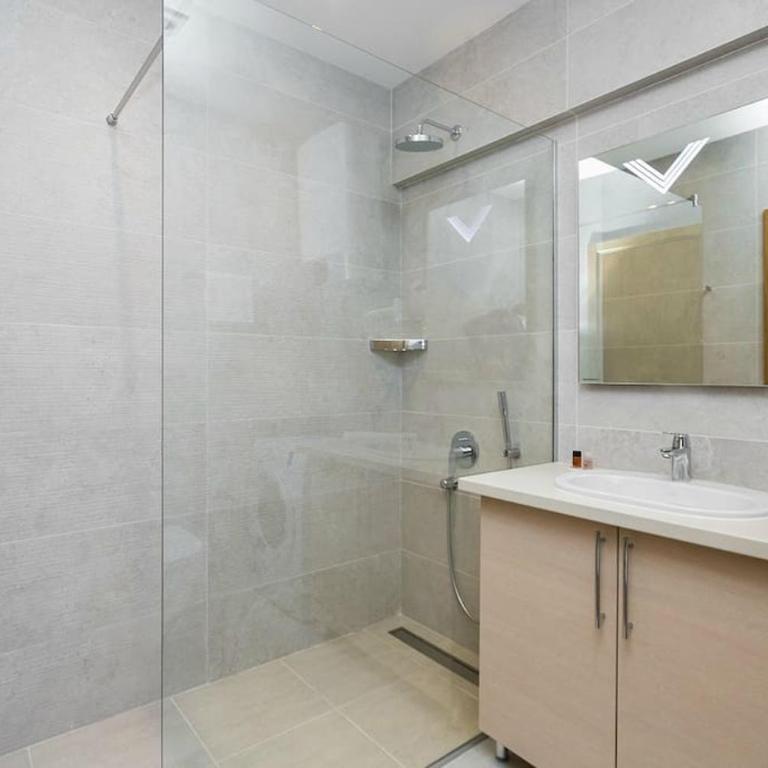 Status-M Apartments WOW - Studio Apartment with King Bed - 10