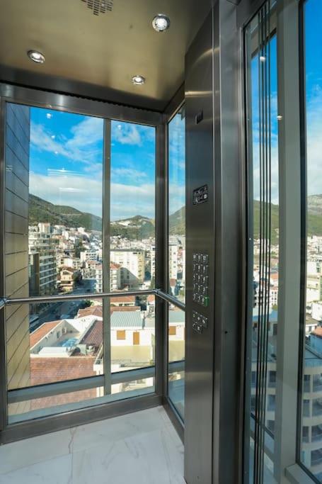 Status-M Apartments WOW - Studio Apartment with King Bed - 13