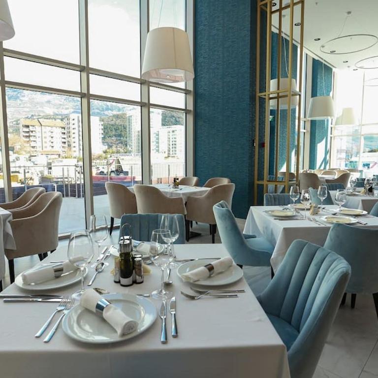 Status-M Apartments WOW - Studio Apartment with King Bed - 14