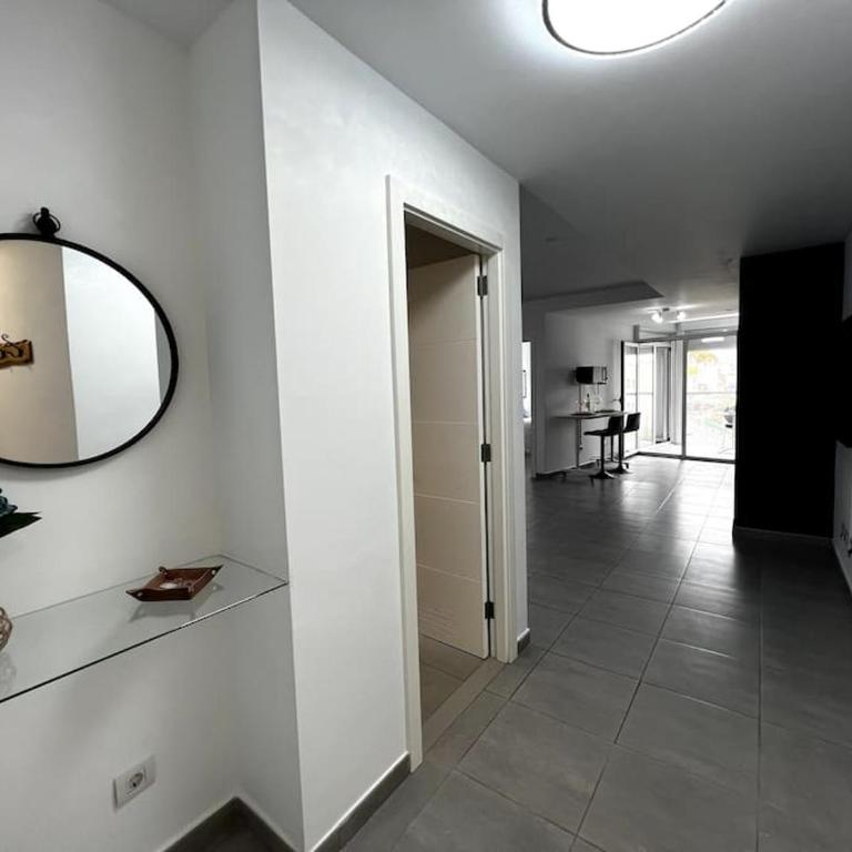 Apartamento con Terraza y Vistas - One-Bedroom Apartment - 8