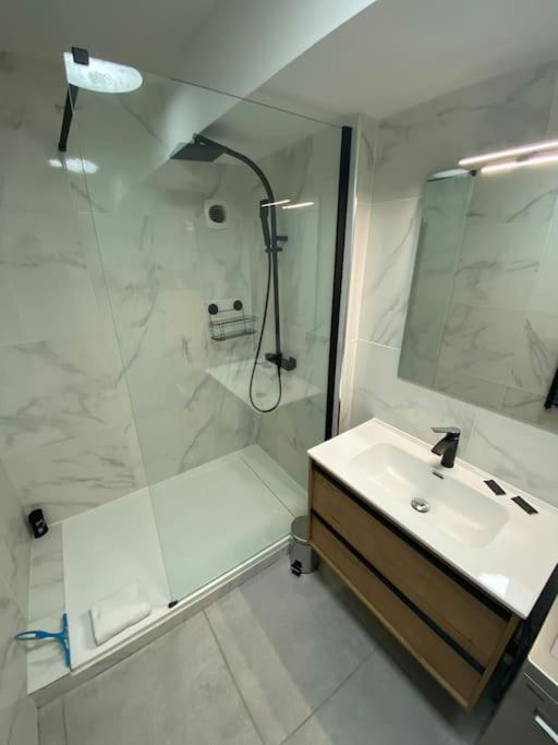 Splendide 70m2 Balcon + Parking - Appartement 2 Chambres - 14