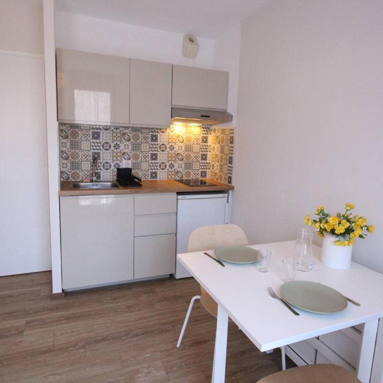 Studio Central 2 Pers, Parking, Proche Thermes & Commerces - FR-1-313-156 - Studio - 7