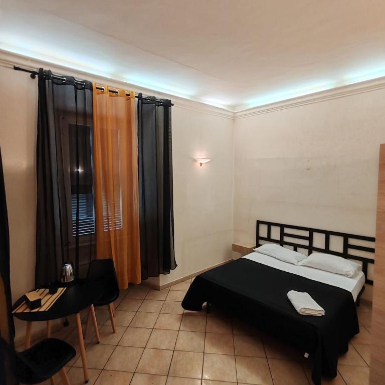 B&B Piazza Ragusa - Camera Queen con Bagno in Comune - 7