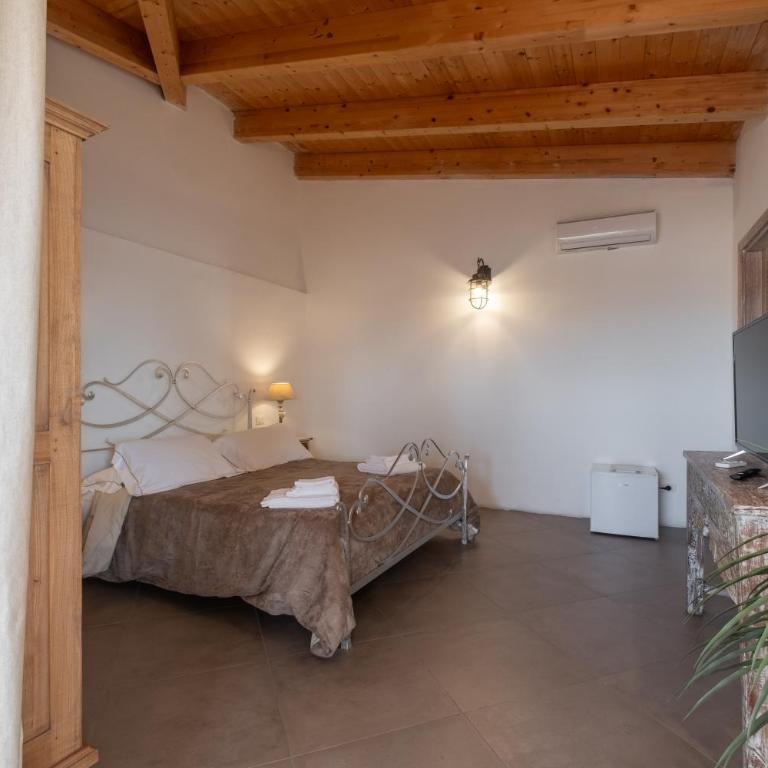 Dimoras Boutique Rooms - Camera King con Vasca Idromassaggio - 12