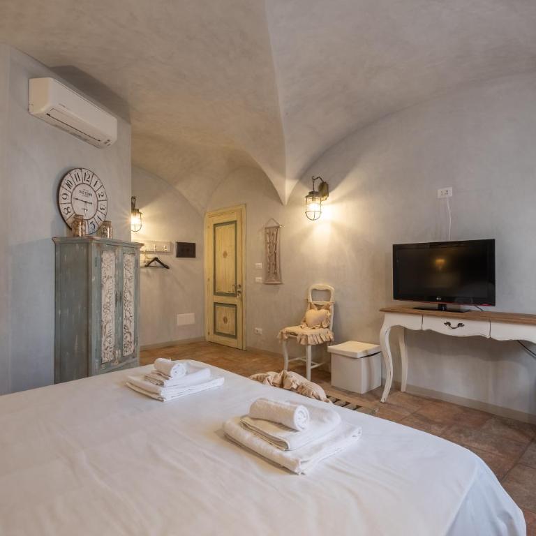 Dimoras Stone Suites - Camera King Standard - 4