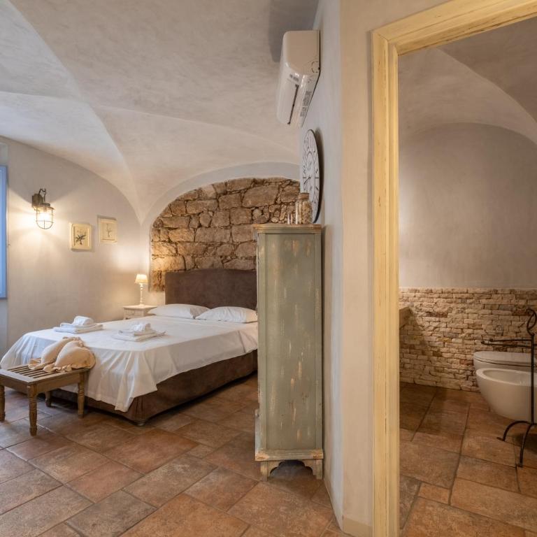 Dimoras Stone Suites - Camera King Standard - 1