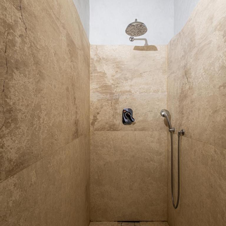 Dimoras Stone Suites - Camera King Standard - 9