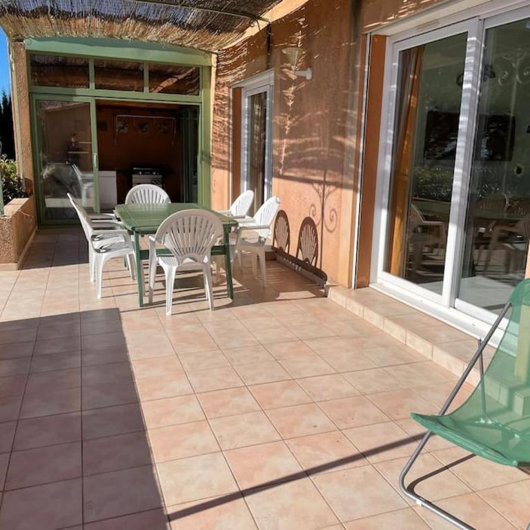La Villa Tanamera, très jolie maison piscine, à 2 pas du centre-ville - Maison 3 Chambres - 18